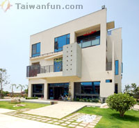 Integrating Nature and Comfort; The era of private, independent homes