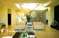 Integrating Nature and Comfort; The era of private, independent homes