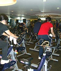 �R�W�������I