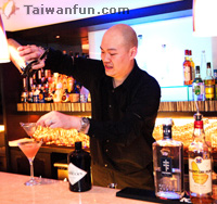Bartender: Aki 