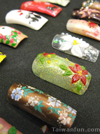 TONI & GUY�M�~�v�� (�j�w��)