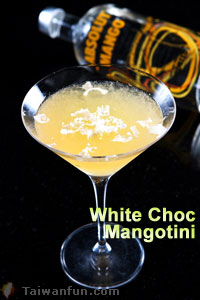 Cocktail: White Choc Mangotini