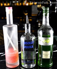 Ingredients of Cocktail: Foxy Lady