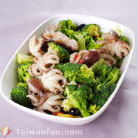 醃漬椰菜章魚沙拉 (110元 / 100克)