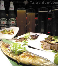 Laku Restaurant / Bar