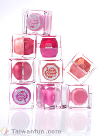 Exploring 2010 spring/summer makeup trends