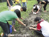 Fun�����I�O�����C�֦~�Ŭ��s���