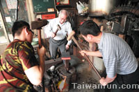 YHard knocks: The Traditional Smithing Business in Taichung