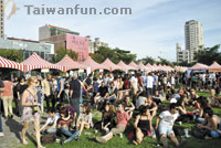 2012 Compass Festival gives one of 