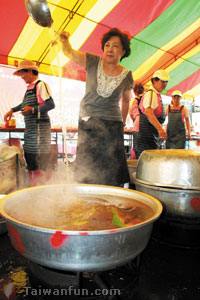 The fading, charming legacy of Taiwan's wedding-banquet culture