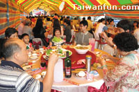 The fading, charming legacy of Taiwan's wedding-banquet culture
