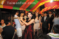 The fading, charming legacy of Taiwan's wedding-banquet culture