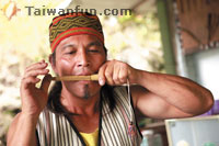 The flowing, echoing sound of the mouth harp