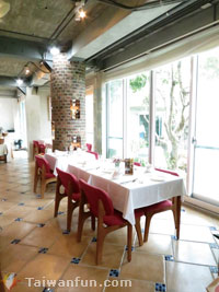 Gospel 86 French Restaurant