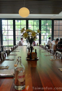 LONGTABLE