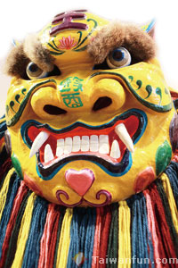 陳銘鴻與獅共舞