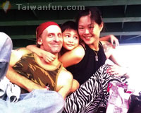 Paul Davies (USA) and Sandra Huang (Taiwan)