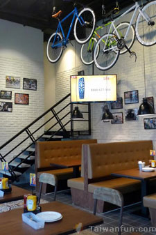 1Bite2Go Cafe & Deli (�H�q��)
