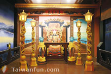 Theatrical scenery master brightens a dream-like life
