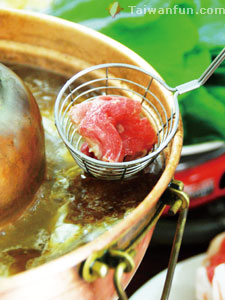 Gong Ting Mutton Hot Pot: