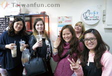 Personalized fashion flair with nail art