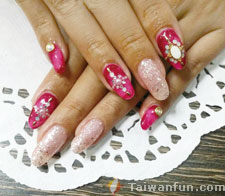 Personalized fashion flair with nail art