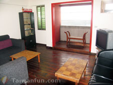 Suites Scottie Taichung Hostel & Gallery