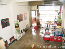 Suites Scottie Taichung Hostel & Gallery