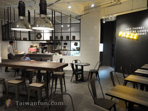 Pazzi Dolch Pizza Cafe