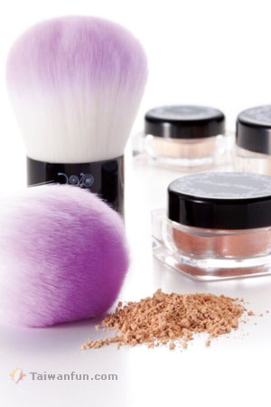 Mineral makeup: An skin-friendly alternative